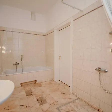 Apartment Altbauwohnung In Staedtischer Ruhelage Feldbach (Styria)