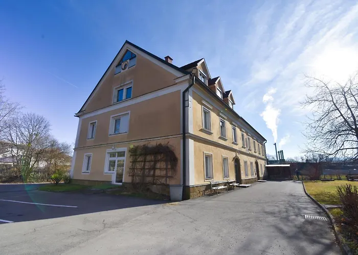 Altbauwohnung In Staedtischer Ruhelage * فيلدباخ