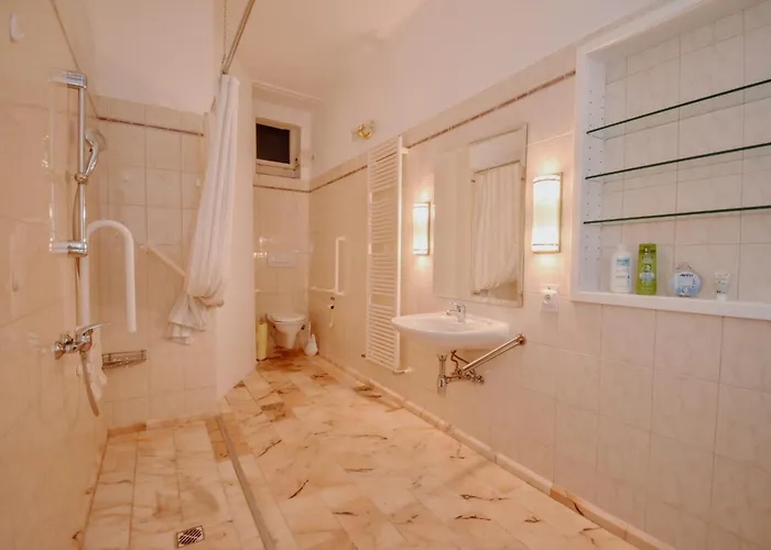 Apartmán Altbauwohnung In Staedtischer Ruhelage